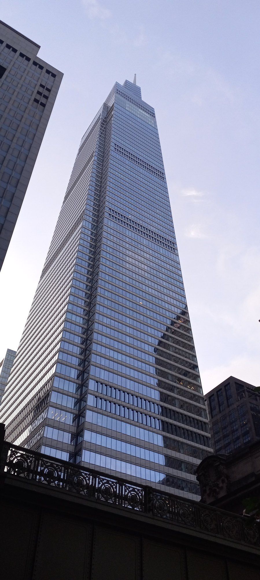 One Vanderbilt Grand Central, a Wikimedia Commons photograph in Michael Stern's encyclopedia