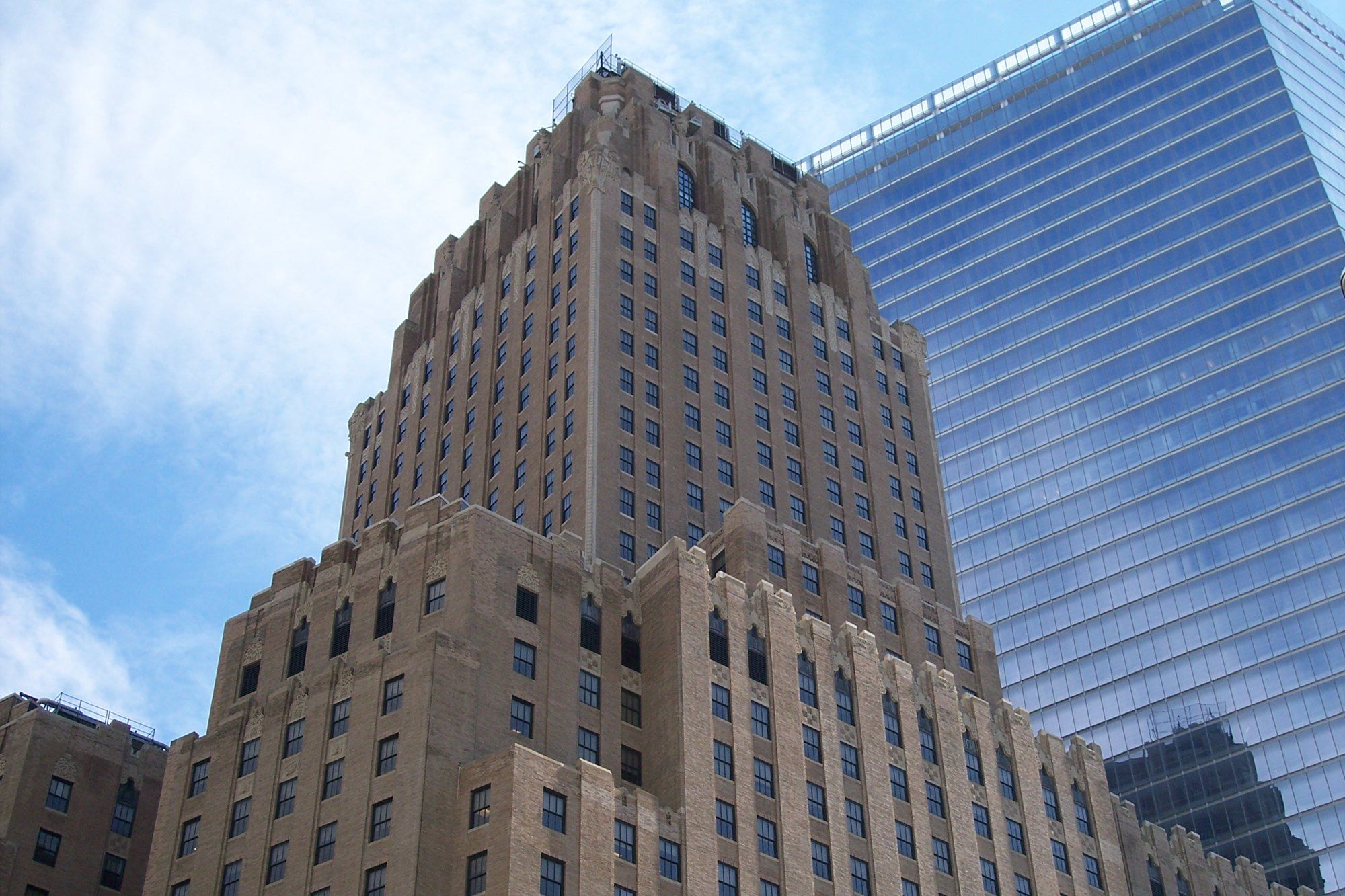 Barclay Vesey Building 2006, a Wikimedia Commons photograph in Michael Stern's encyclopedia