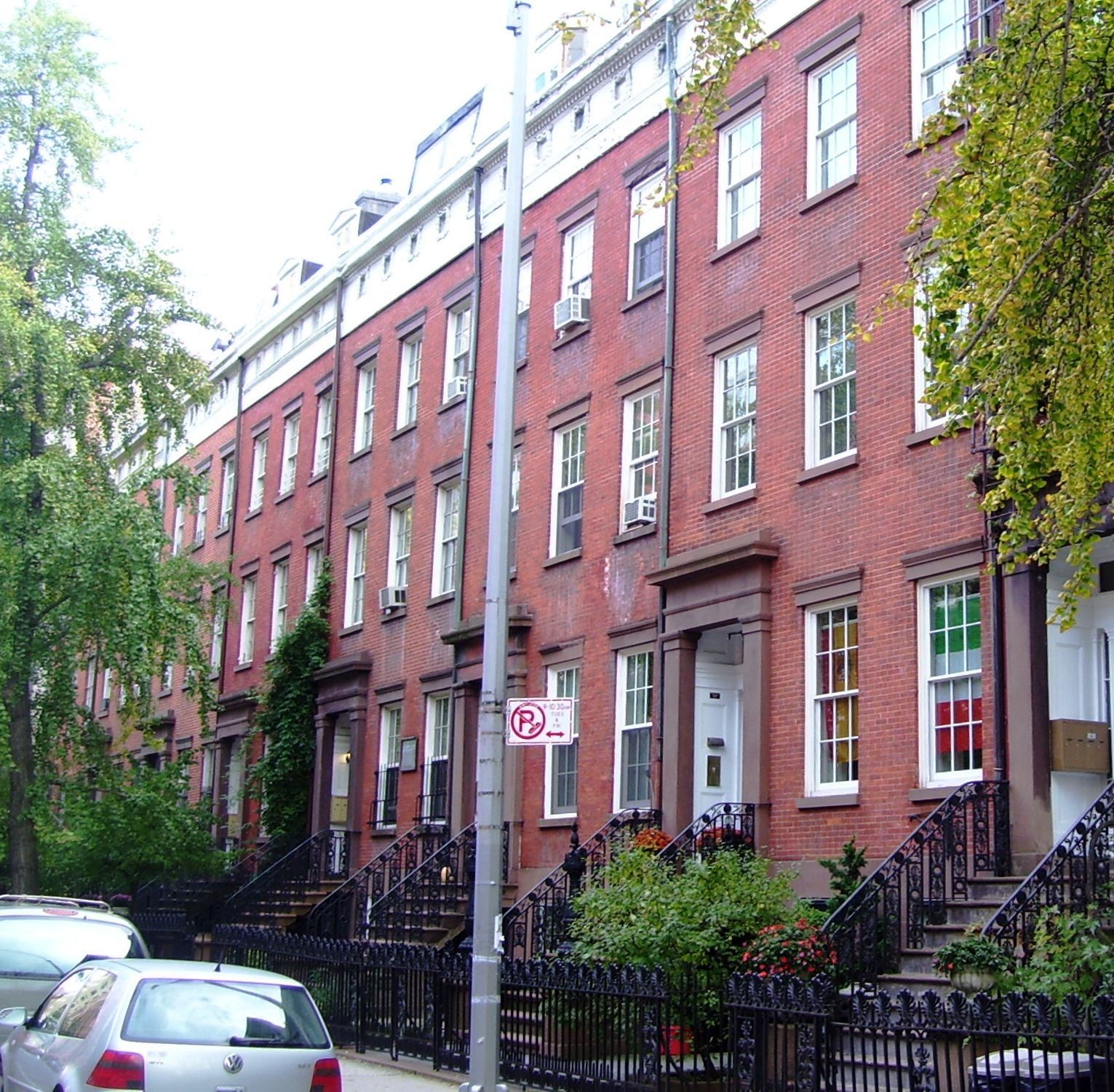 Cushman Row West 20th, a Wikimedia Commons photograph in Michael Stern's encyclopedia