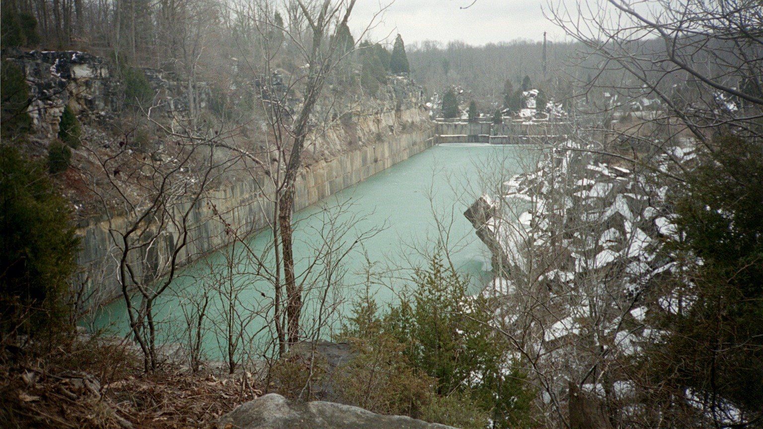 SandersQuarryIndiana, a Wikimedia Commons photograph in Michael Stern's encyclopedia