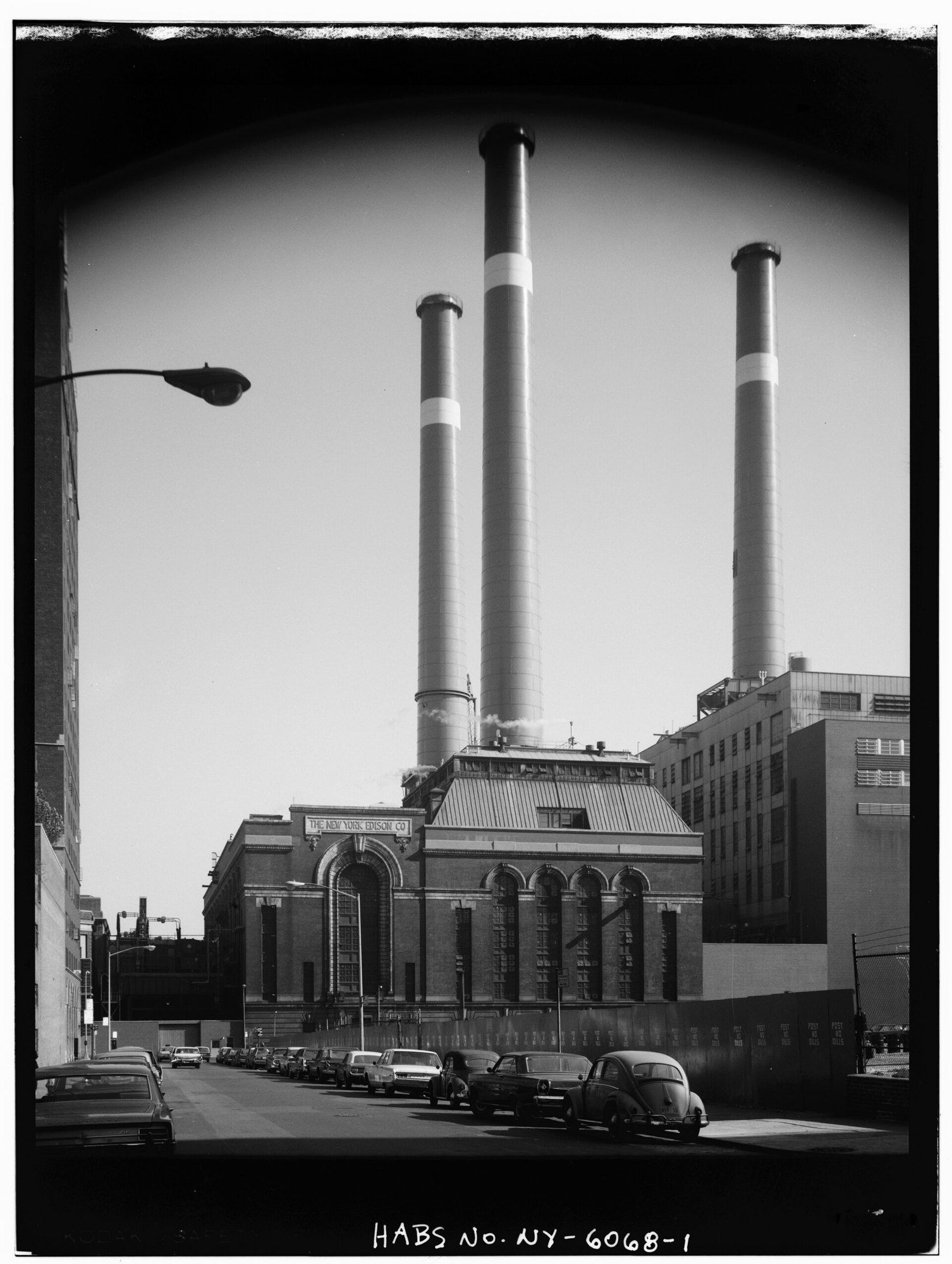 GENERAL VIEW OF PLANT FACADE WITH LARGE ARCHED WINDOWS New York Edison Company, Powerhouse, a Wikimedia Commons photograph in Michael Stern's encyclopedia